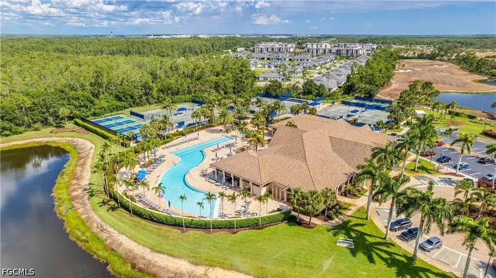 Glastonbury Circle #202 Fort Myers, FL 33913