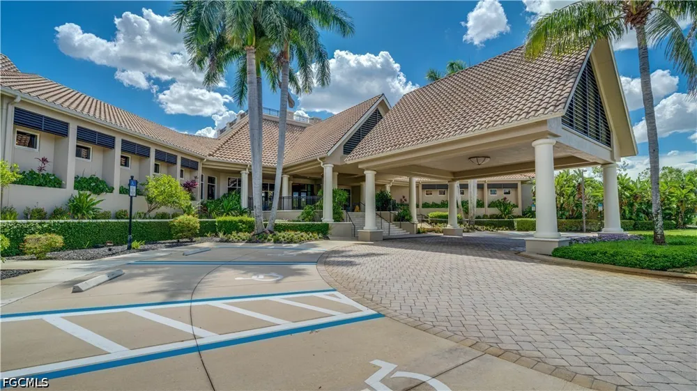Glastonbury Circle #202 Fort Myers, FL 33913