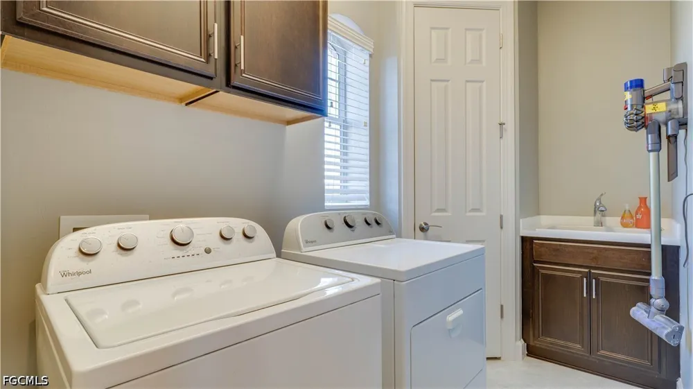 Glastonbury Circle #202 Fort Myers, FL 33913