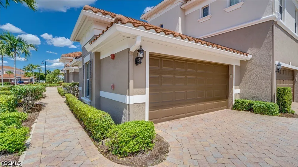 Glastonbury Circle #202 Fort Myers, FL 33913