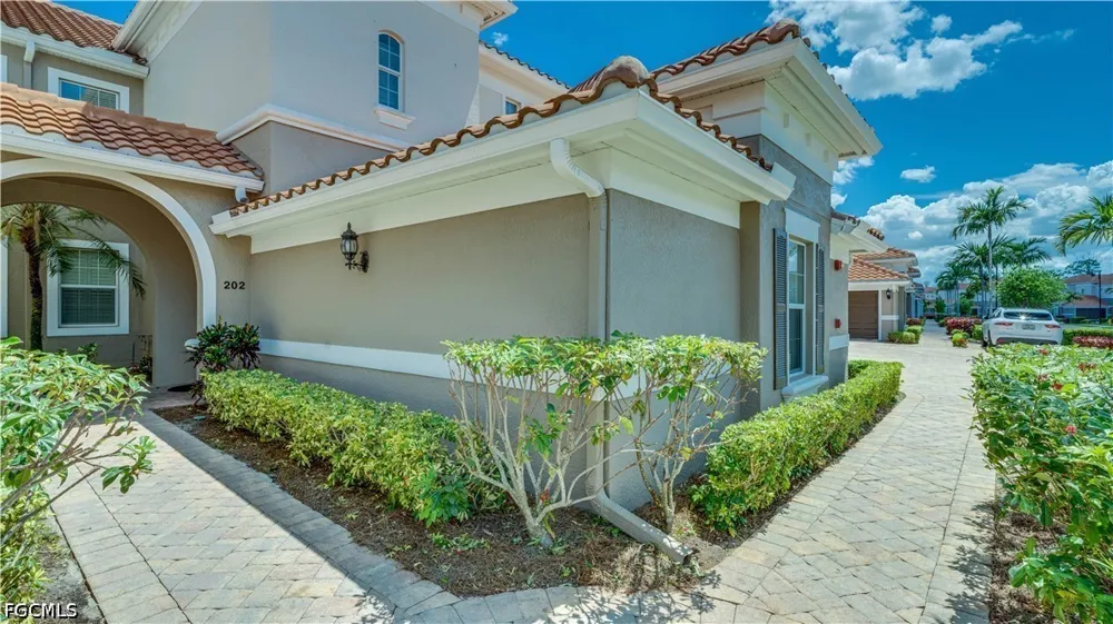 Glastonbury Circle #202 Fort Myers, FL 33913