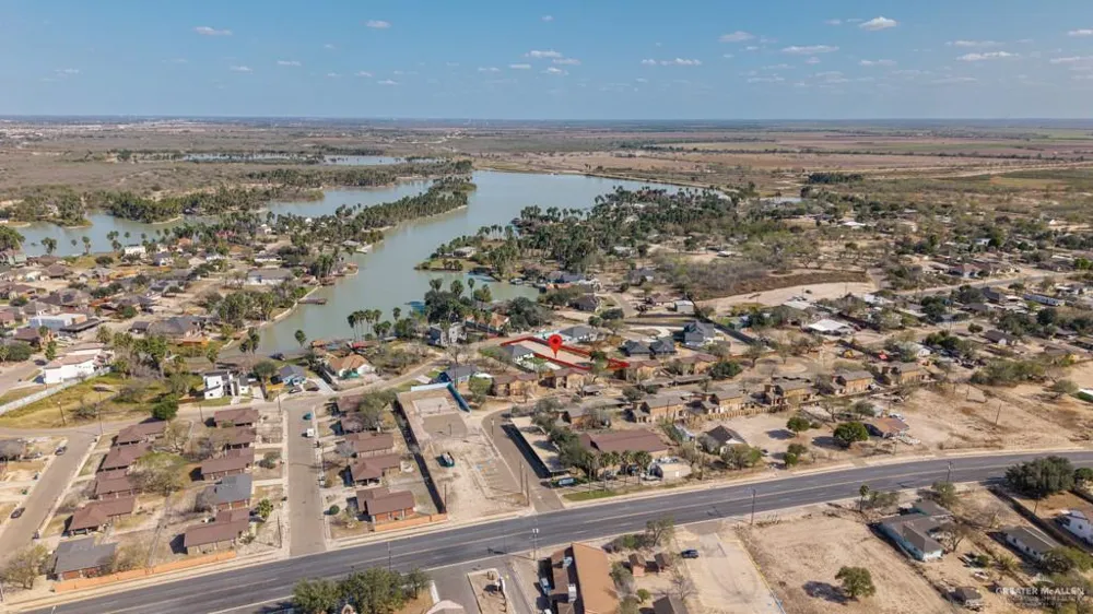 932 S Kika De La Garza Boulevard La Joya, TX 78560