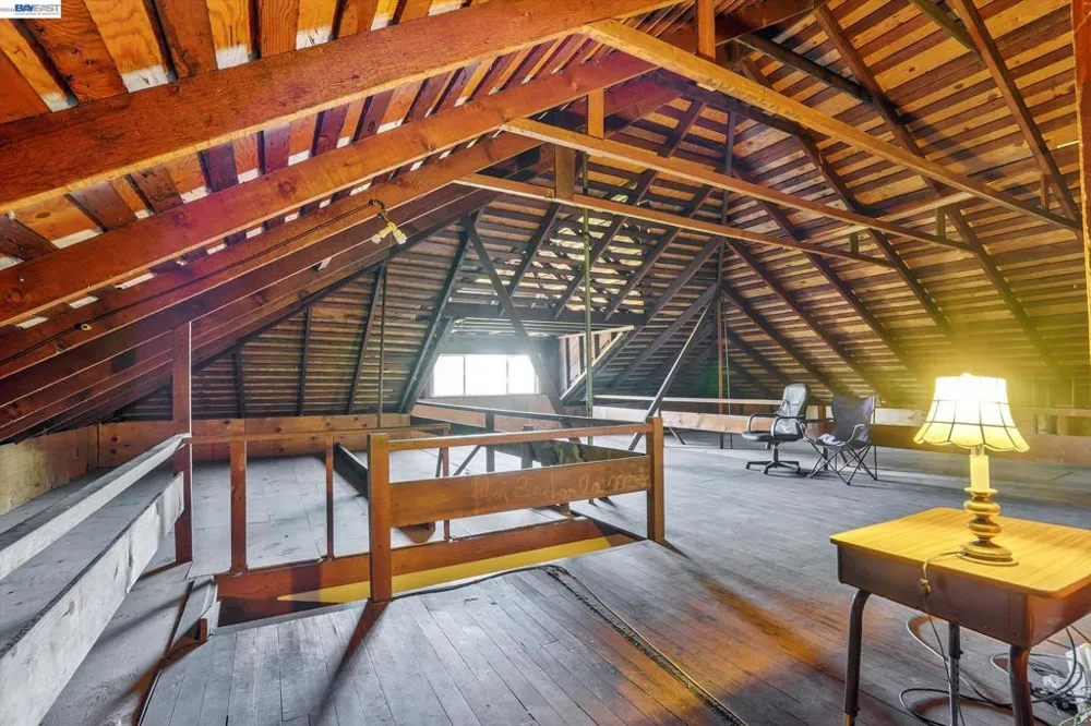 2056 Santa Clara Ave Alameda, CA 94501