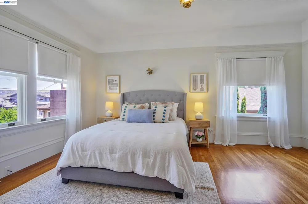 2056 Santa Clara Ave Alameda, CA 94501