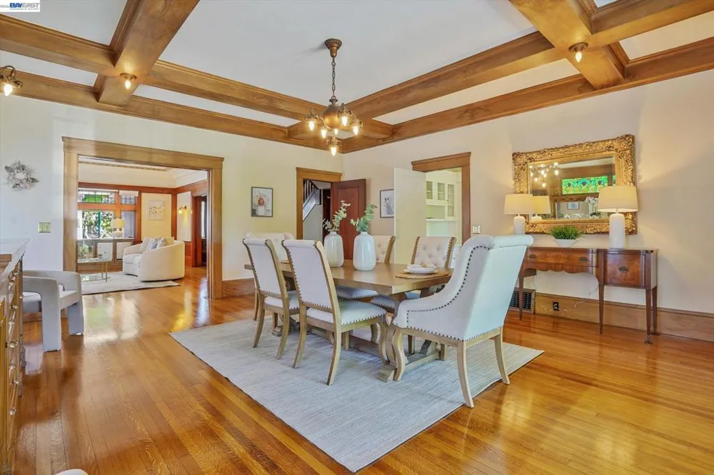 2056 Santa Clara Ave Alameda, CA 94501