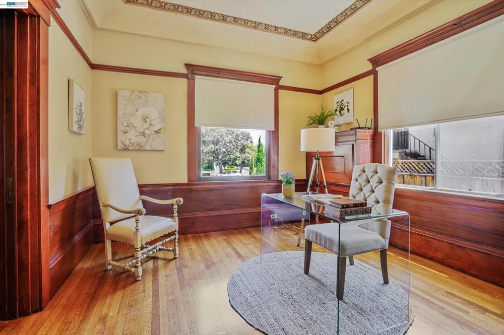 2056 Santa Clara Ave Alameda, CA 94501