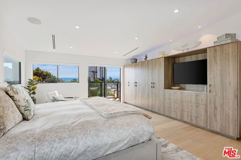 302 Ashland Avenue #301 Santa Monica, CA 90405