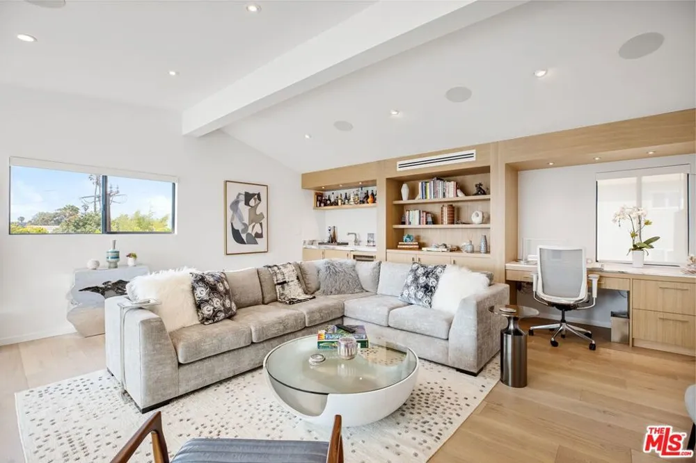 302 Ashland Avenue #301 Santa Monica, CA 90405