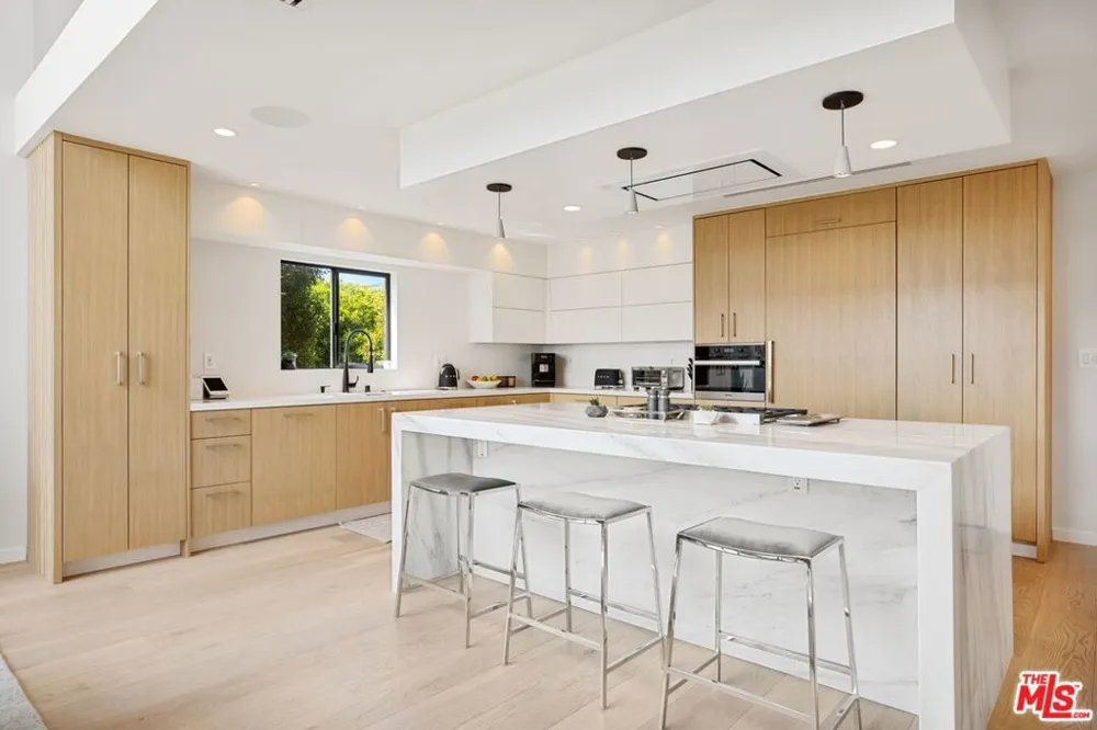 302 Ashland Avenue #301 Santa Monica, CA 90405