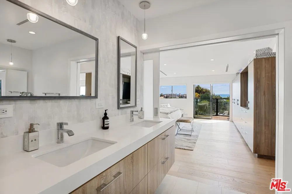 302 Ashland Avenue #301 Santa Monica, CA 90405