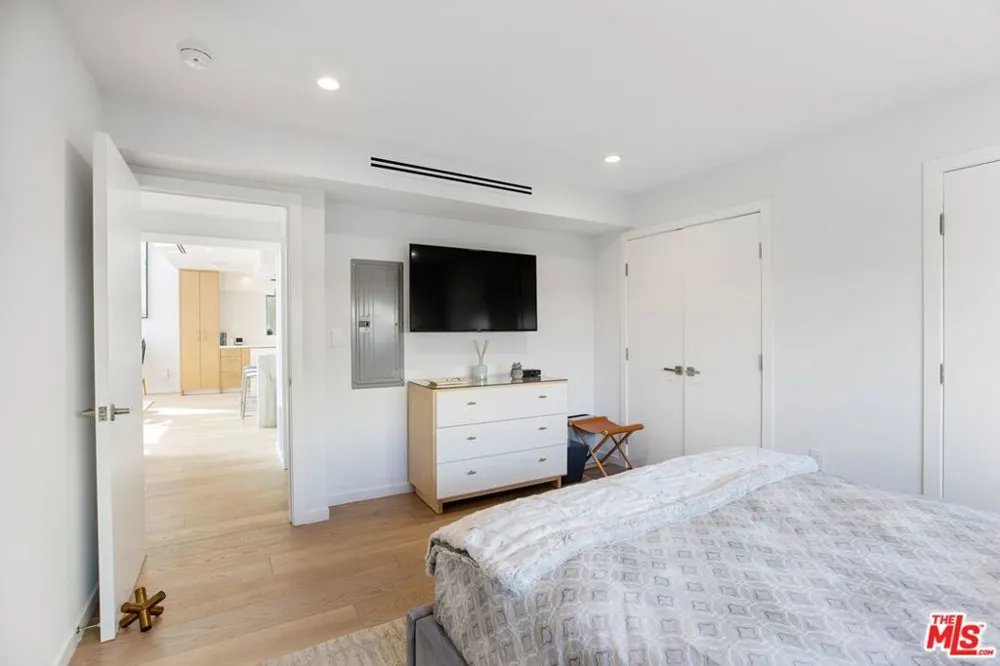 302 Ashland Avenue #301 Santa Monica, CA 90405