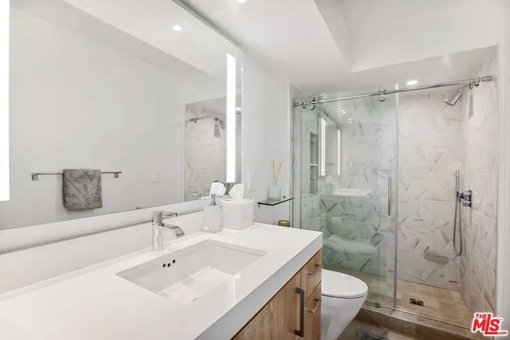 302 Ashland Avenue #301 Santa Monica, CA 90405