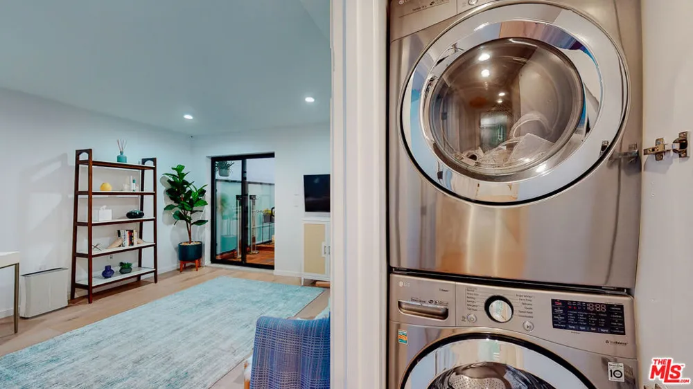 302 Ashland Avenue #301 Santa Monica, CA 90405