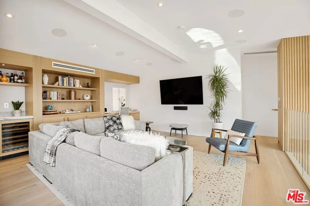 302 Ashland Avenue #301 Santa Monica, CA 90405
