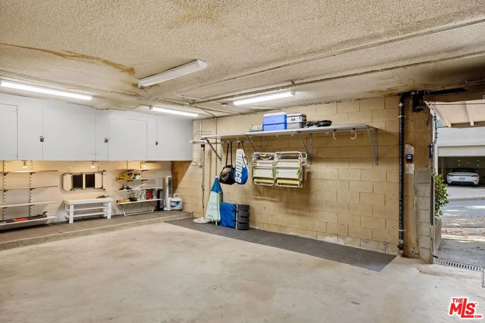 302 Ashland Avenue #301 Santa Monica, CA 90405