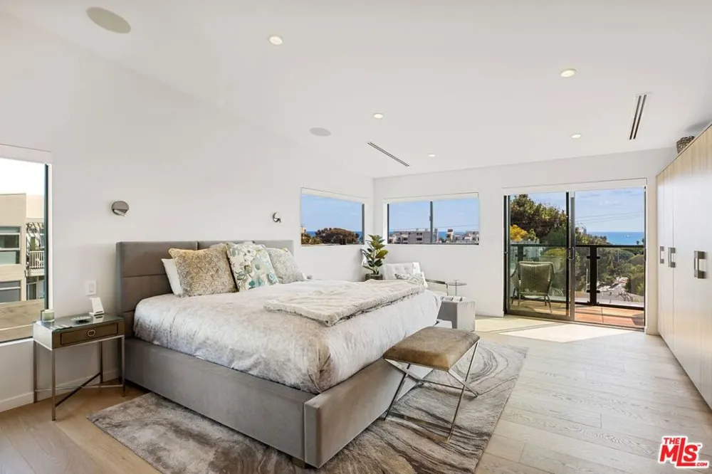 302 Ashland Avenue #301 Santa Monica, CA 90405