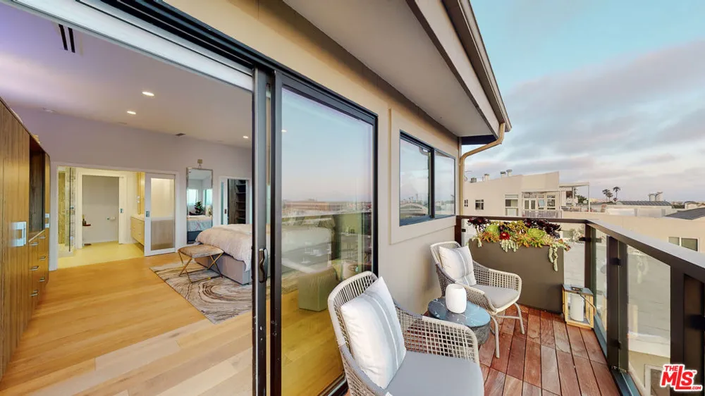 302 Ashland Avenue #301 Santa Monica, CA 90405