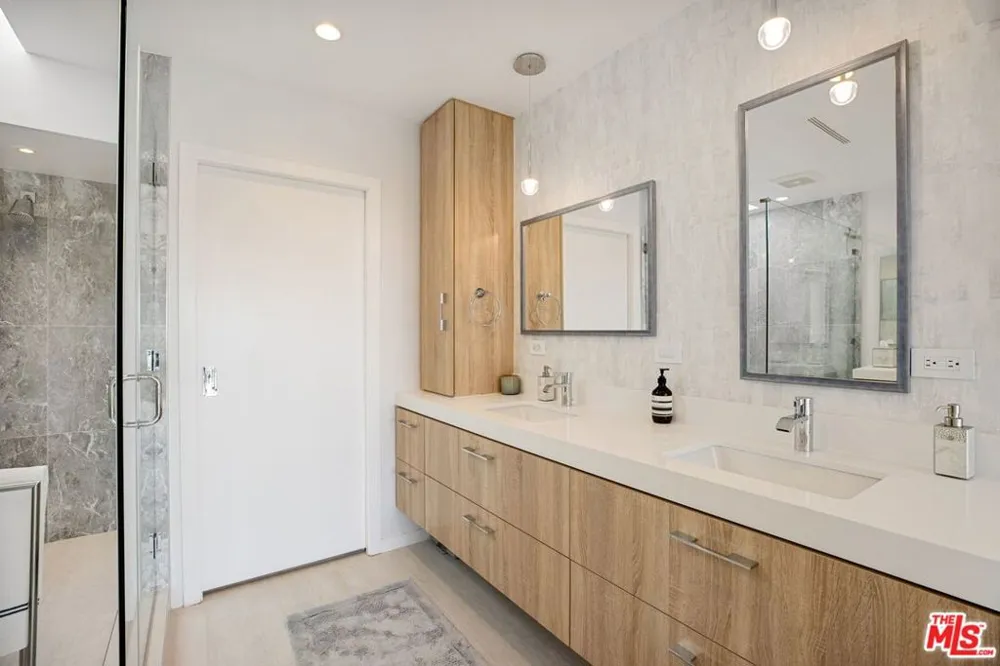 302 Ashland Avenue #301 Santa Monica, CA 90405
