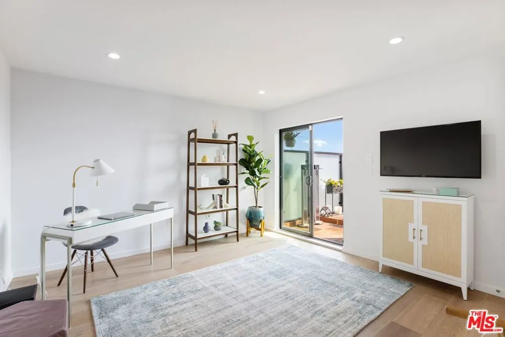 302 Ashland Avenue #301 Santa Monica, CA 90405