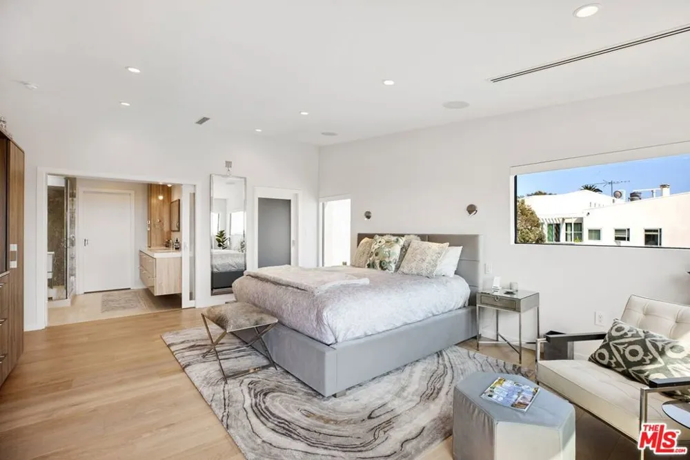 302 Ashland Avenue #301 Santa Monica, CA 90405