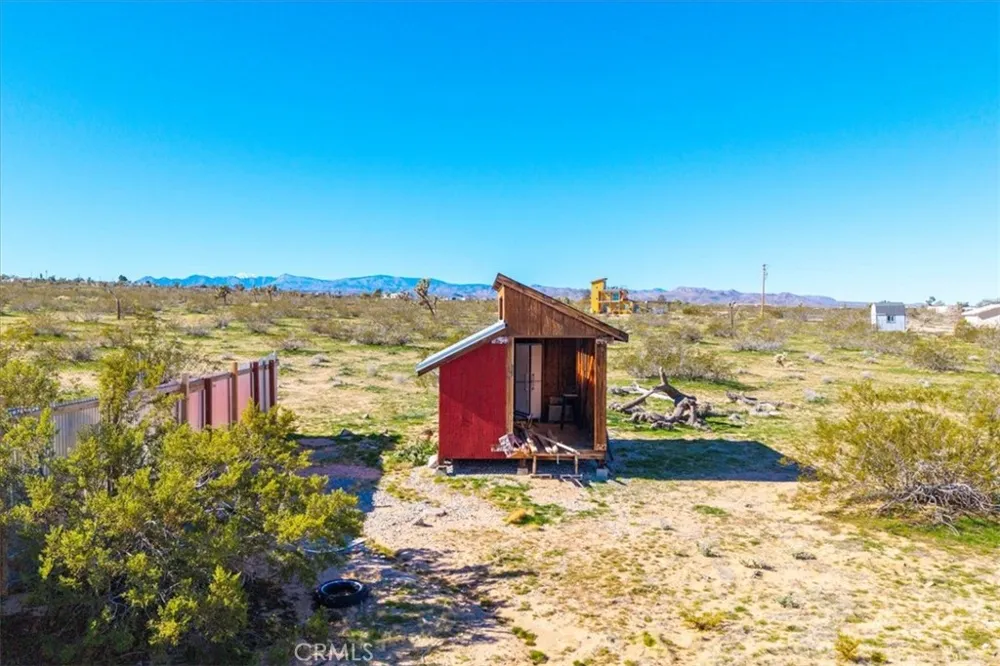 670 Ducor Avenue Landers, CA 92285