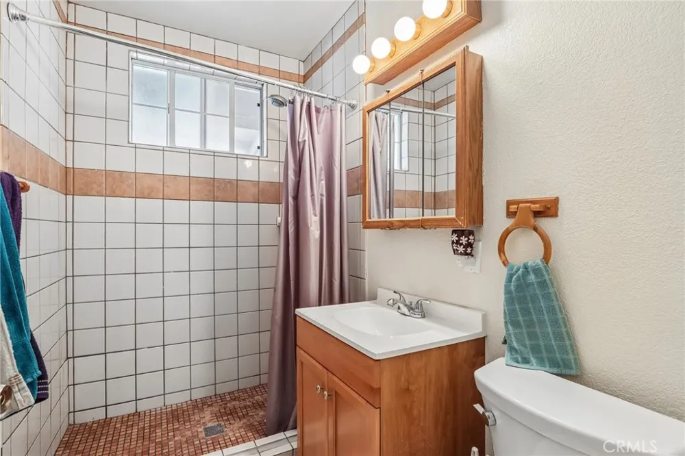 11837 161st Norwalk, CA 90650