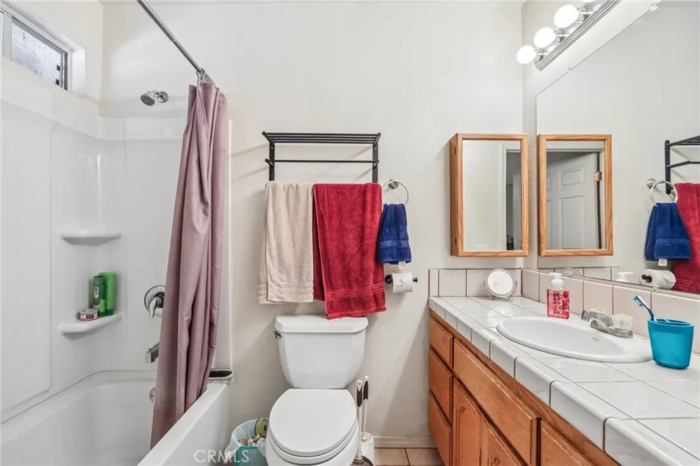 11837 161st Norwalk, CA 90650
