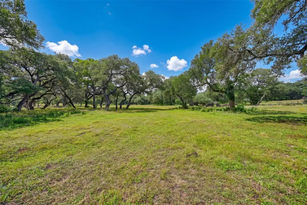 10100 Harmon School Road Burton, TX 77835