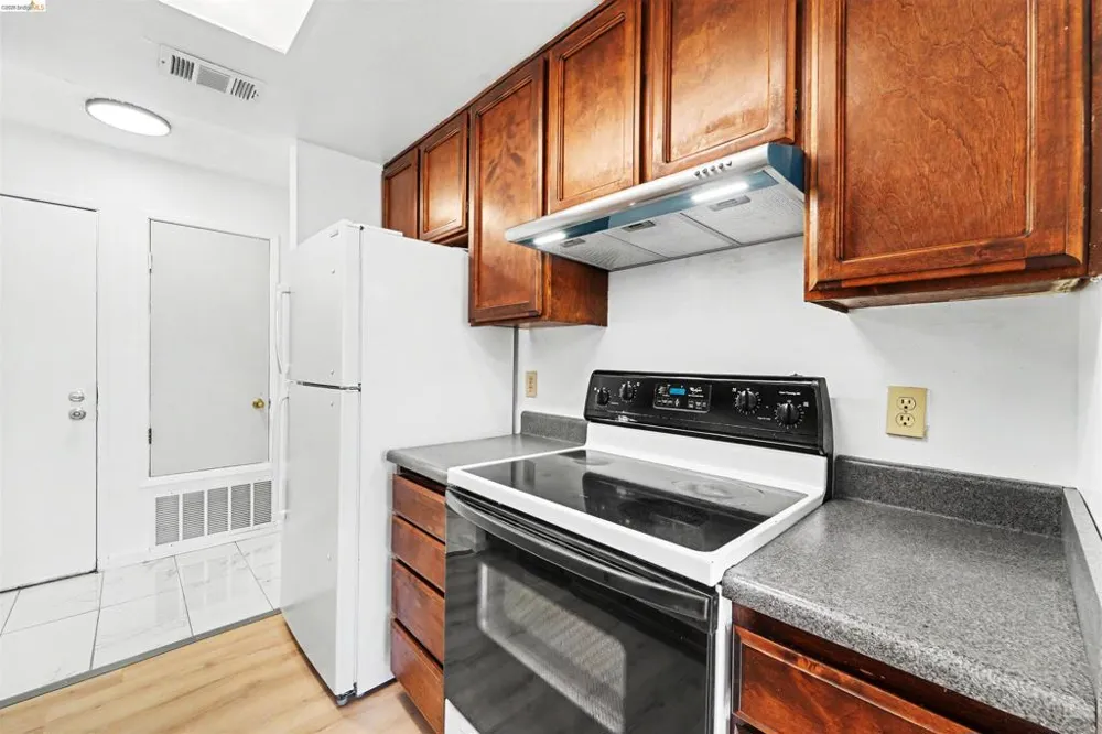 4186 San Pablo Dam Rd #A El Sobrante, CA 94803