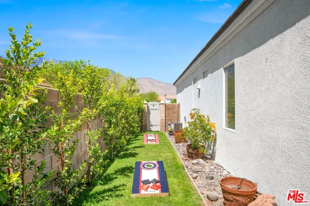 3260 N Avenida San Gabriel Rd Palm Springs, CA 92262