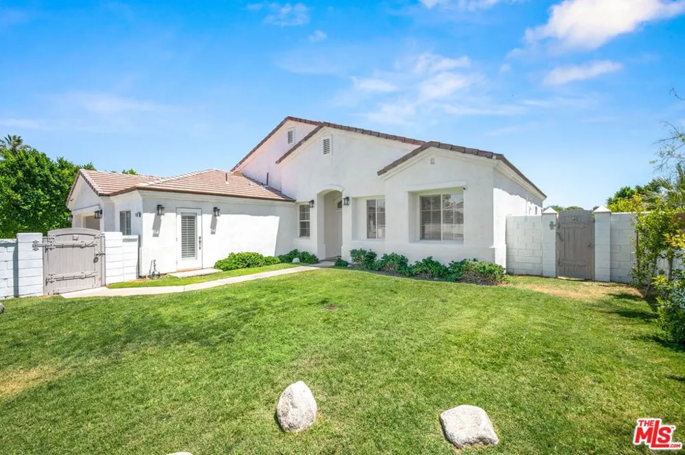 3260 N Avenida San Gabriel Rd Palm Springs, CA 92262