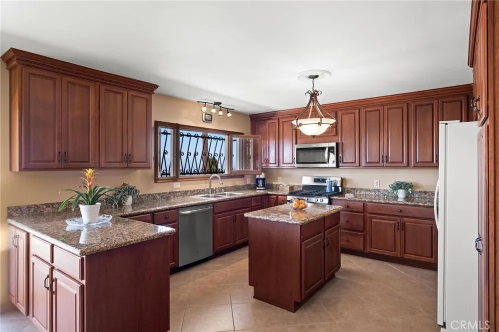 5427 Elmbank Road Rancho Palos Verdes, CA 90275