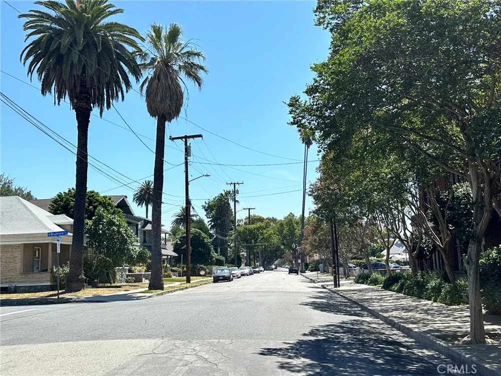 702 Garey Pomona, CA 91767