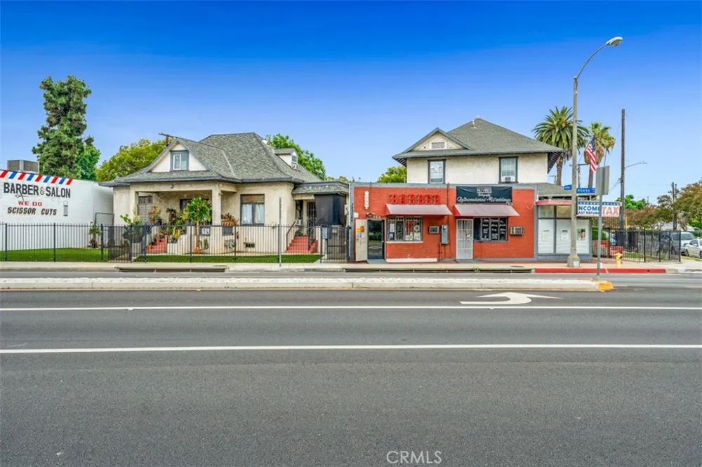 702 Garey Pomona, CA 91767