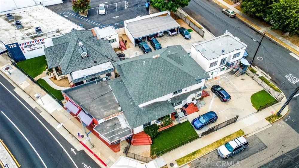 702 Garey Pomona, CA 91767