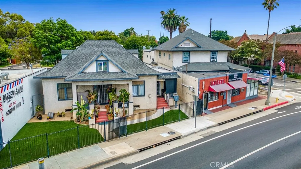 702 Garey Pomona, CA 91767