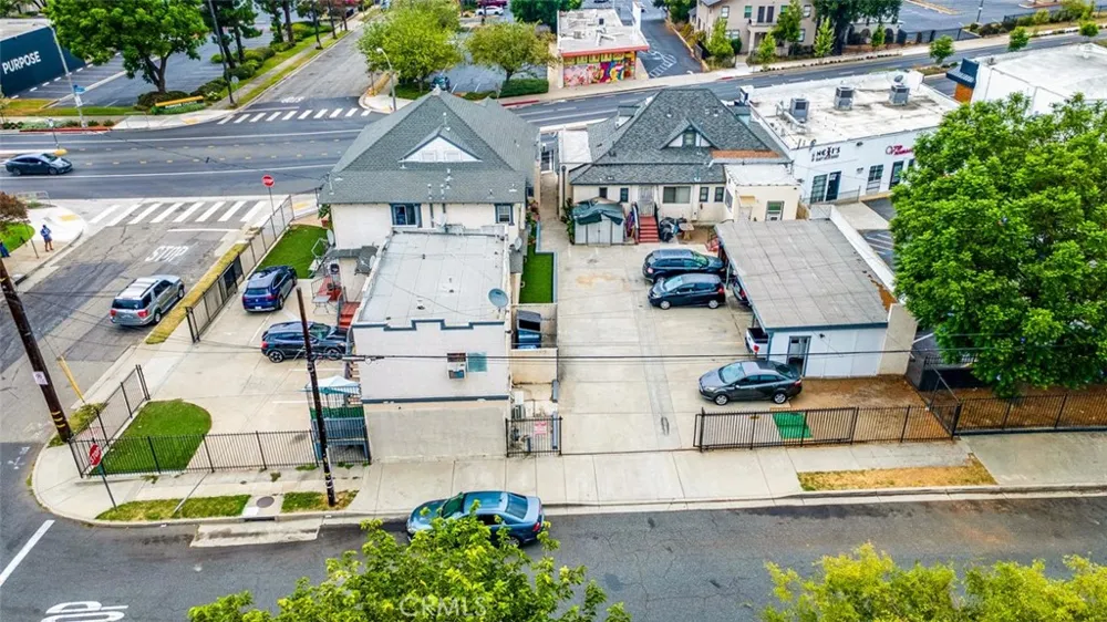 702 Garey Pomona, CA 91767
