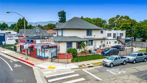 702 Garey