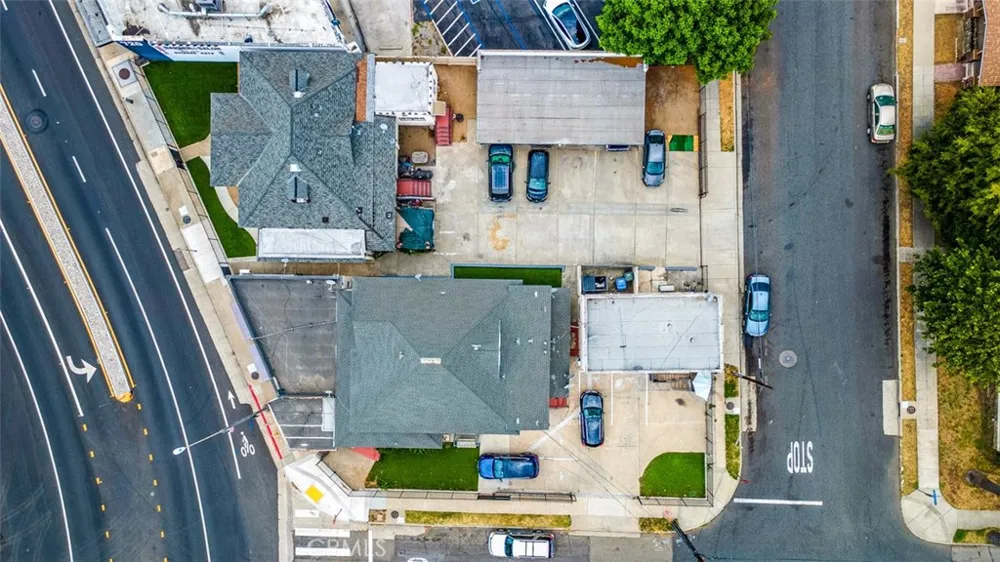 702 Garey Pomona, CA 91767