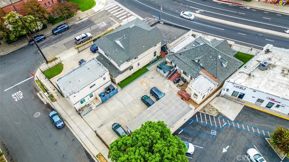 702 Garey Pomona, CA 91767