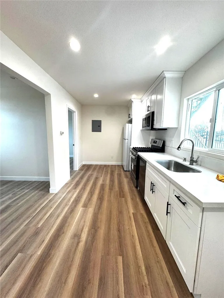 702 Garey Pomona, CA 91767