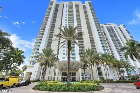 Oasis Grand Boulevard #801