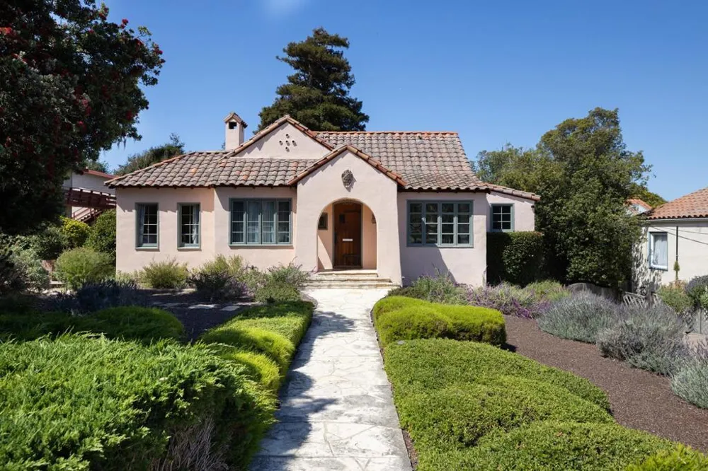 938 Lighthouse Avenue Pacific Grove, CA 93950