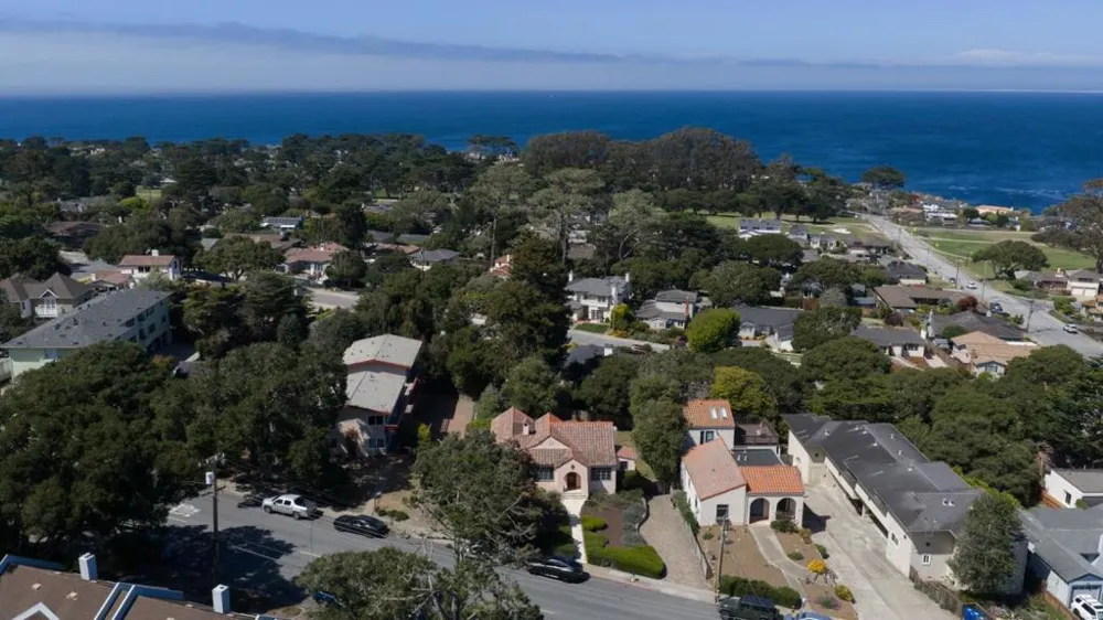 938 Lighthouse Avenue Pacific Grove, CA 93950
