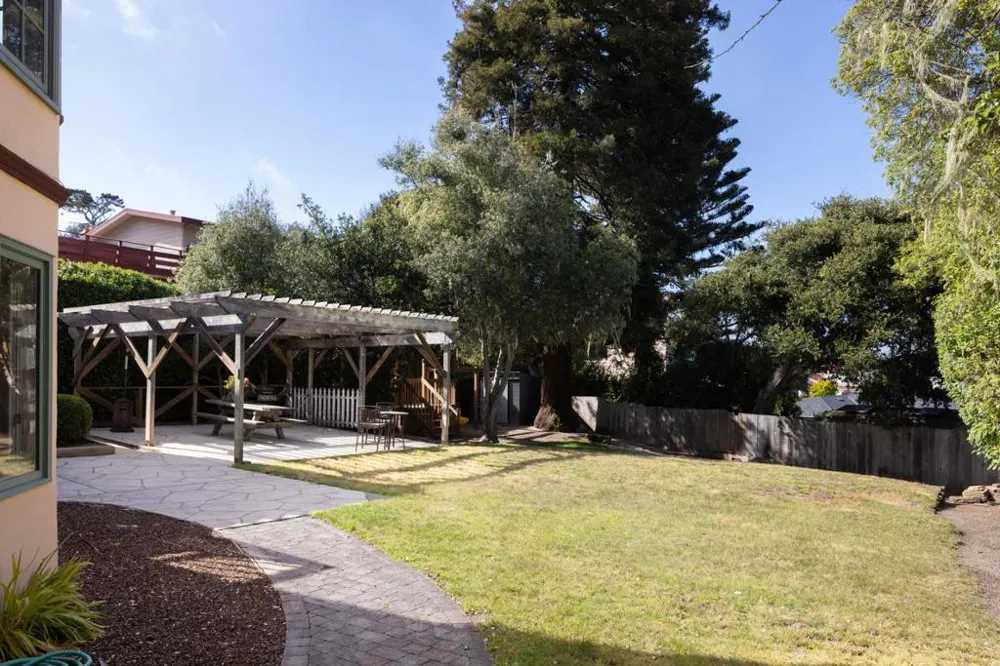938 Lighthouse Avenue Pacific Grove, CA 93950