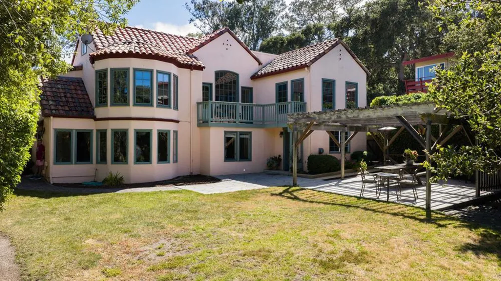 938 Lighthouse Avenue Pacific Grove, CA 93950