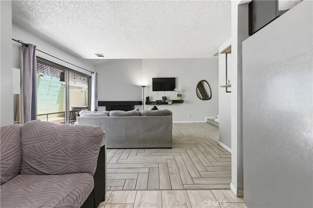 5577 Pioneer Boulevard #9 Whittier, CA 90601