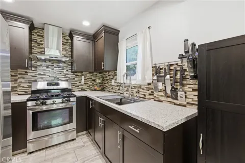 5577 Pioneer Boulevard #9