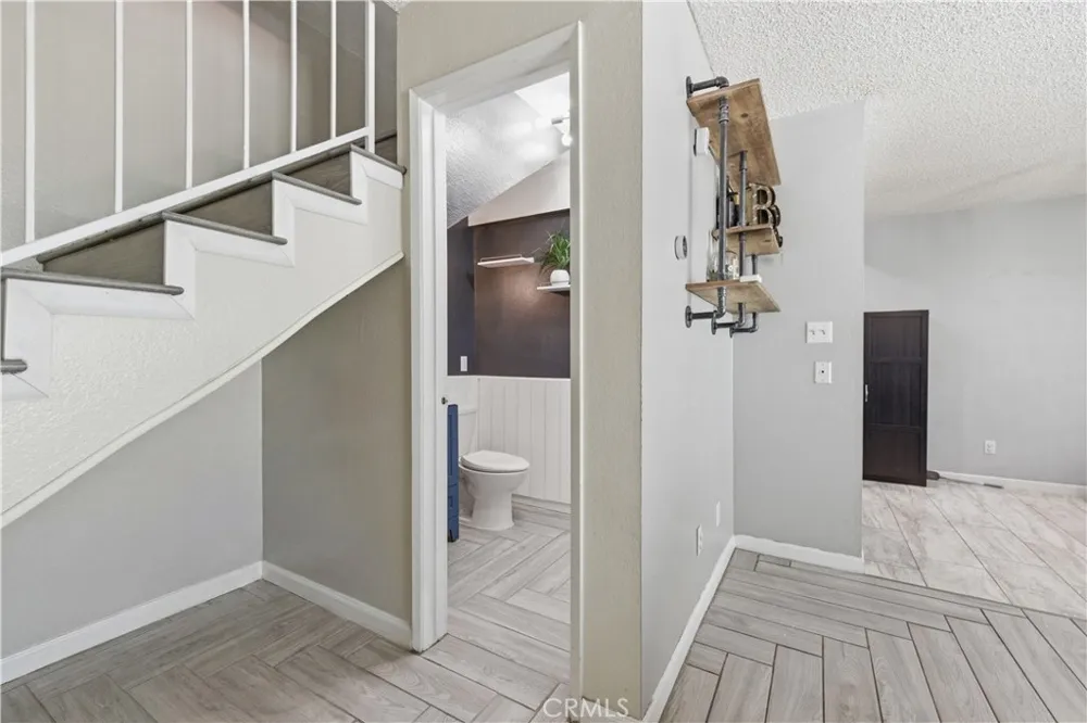 5577 Pioneer Boulevard #9 Whittier, CA 90601