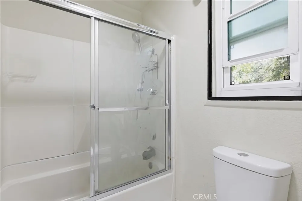5577 Pioneer Boulevard #9 Whittier, CA 90601
